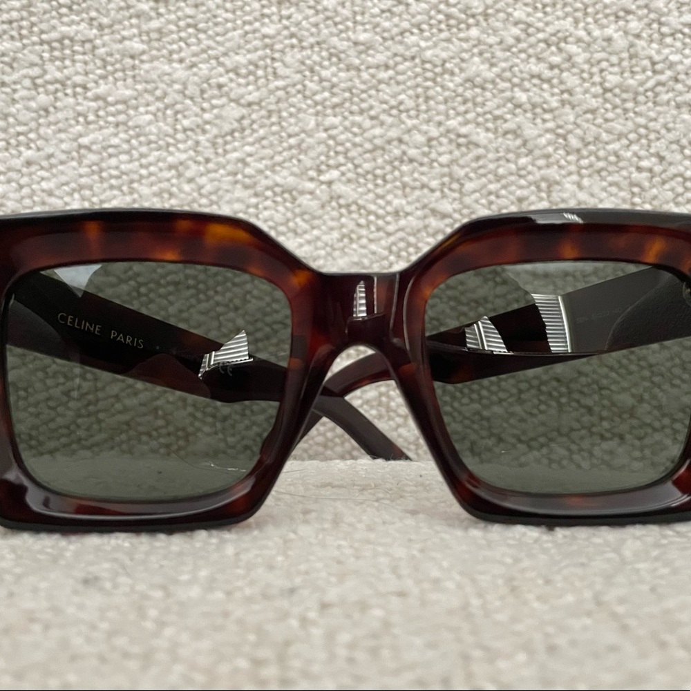 CELINE
SQUARE S130 SUNGLASSES IN ACETATE
RED HAVANA